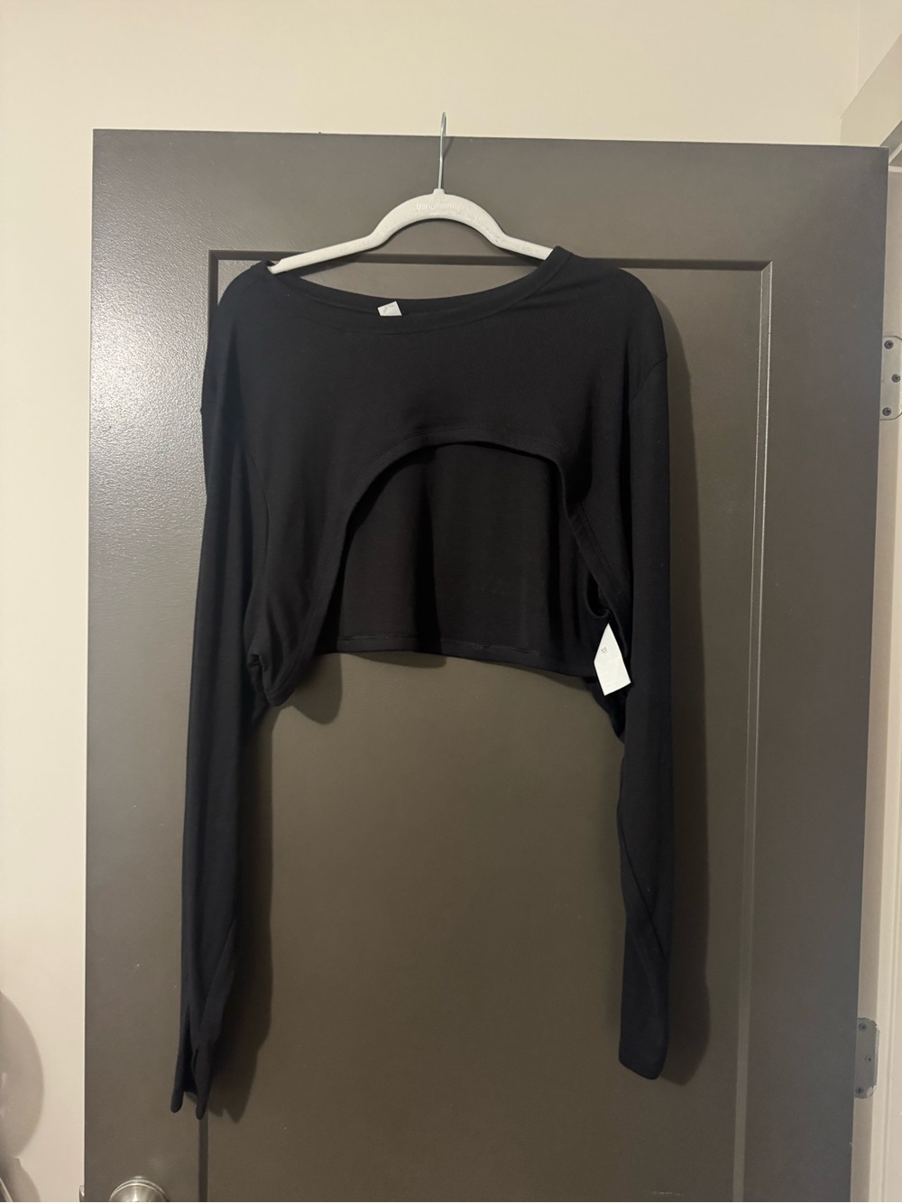 Old Navy Black Cropped Long-Sleeve Cutout workout Top